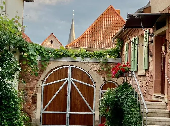 Gaestehaus Zum Weinbauer 招待所 罗特翁特尔里特堡