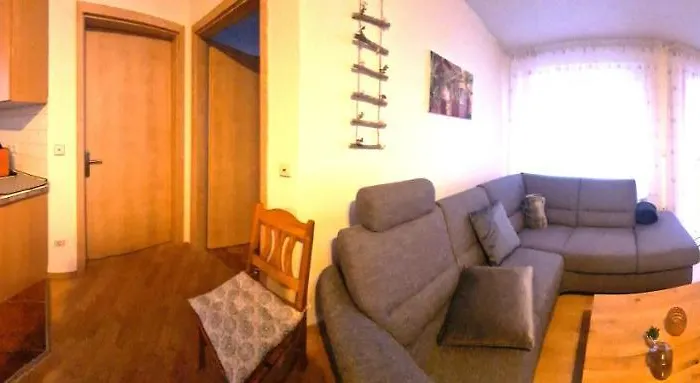 Gaestehaus Zum Weinbauer 招待所 3*